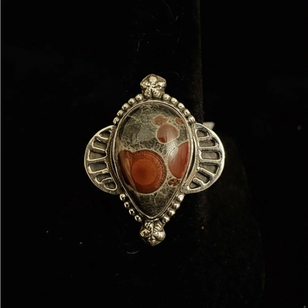 Elegant sterling Silver and eye‎ agate Stone Ring